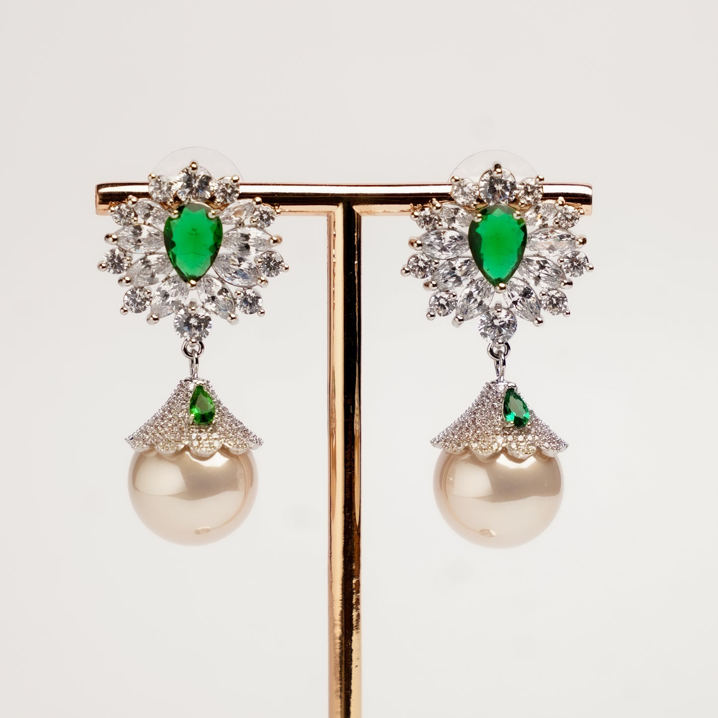 Luna Pearl Emerald